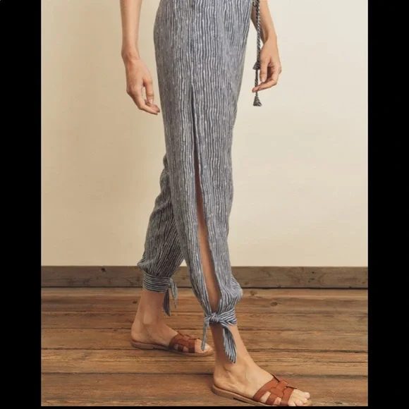 Lulu's Blue Striped Jumpsuit - Picture 4 of 8